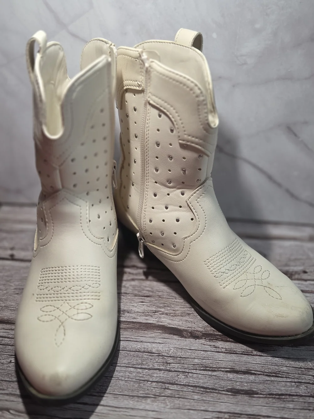 art class Cream Perforated Western Kids Boots